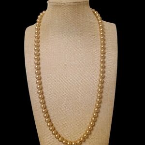 NWOT Classic Gold Faux Glass Pearl Necklace